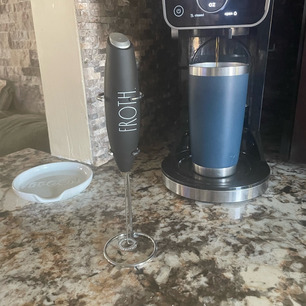Rae Dunn milk frother with stand